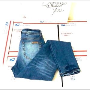 𝅺RedFox distressed jeans